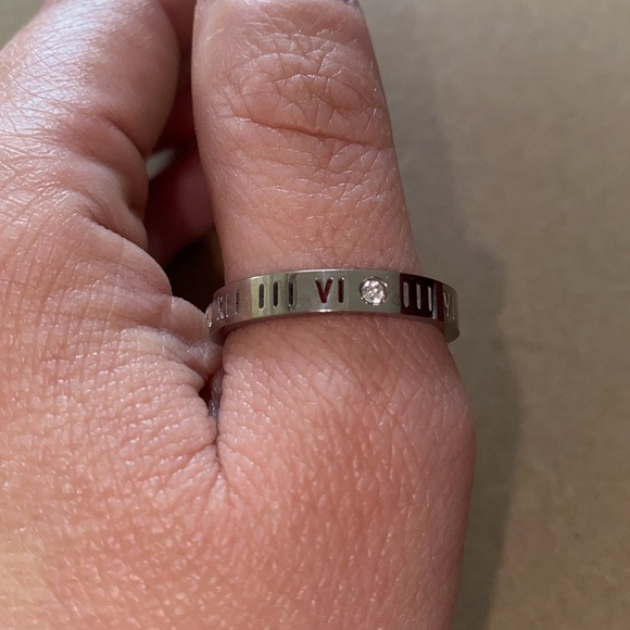 🆕Unisex Titanium Silver Roman Numeral Ring with Zircon Stone: Size 12 - Picture 2 of 5